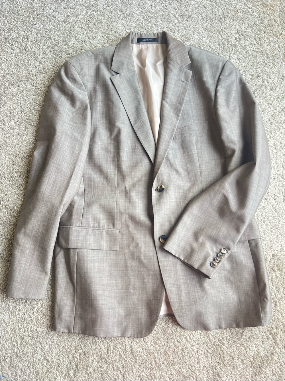 Hugo Boss Light Gray Men's Single-Breasted Blazer. Size L